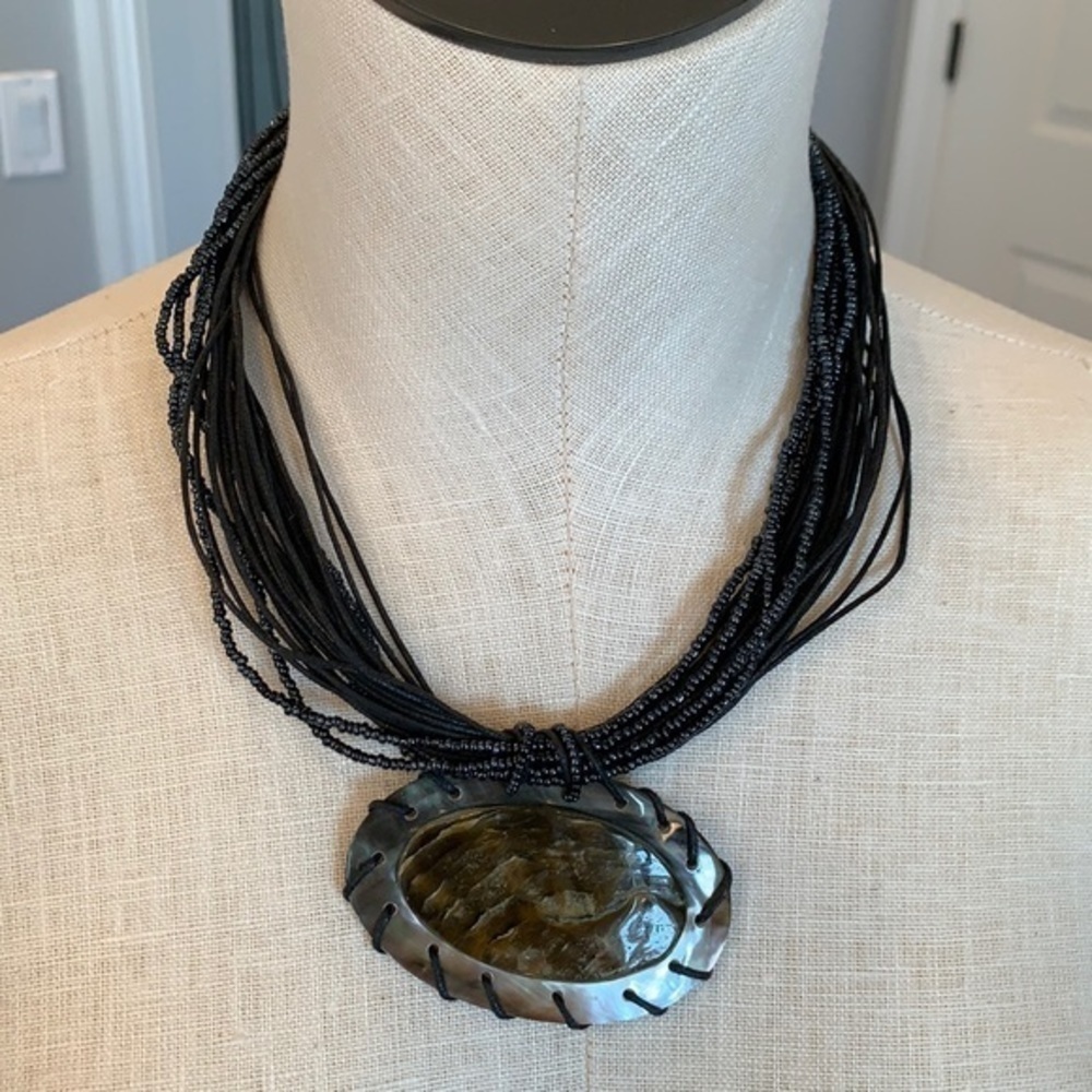 ๐5/25 multi strand seed bead large shell pendant